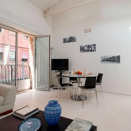 The Waterview Alcove Apartment *