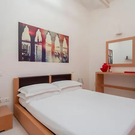 The Waterview Alcove