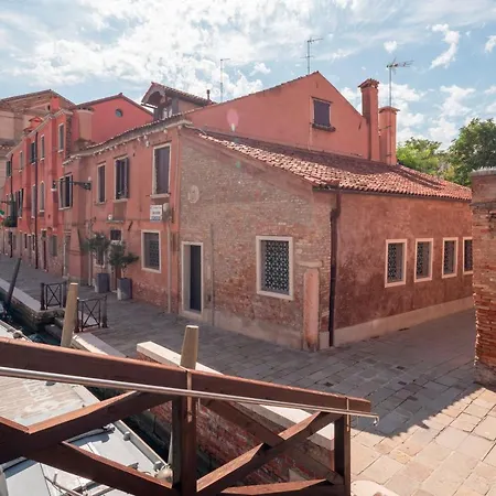 The Waterview Alcove Apartman